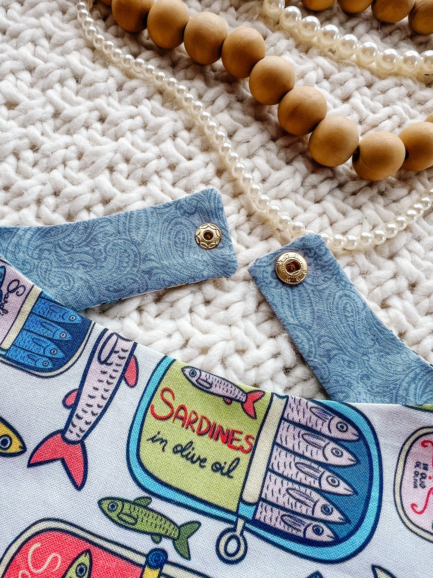 Fish Snap-On Reversible Dog Bandana, Curved Neck : XL